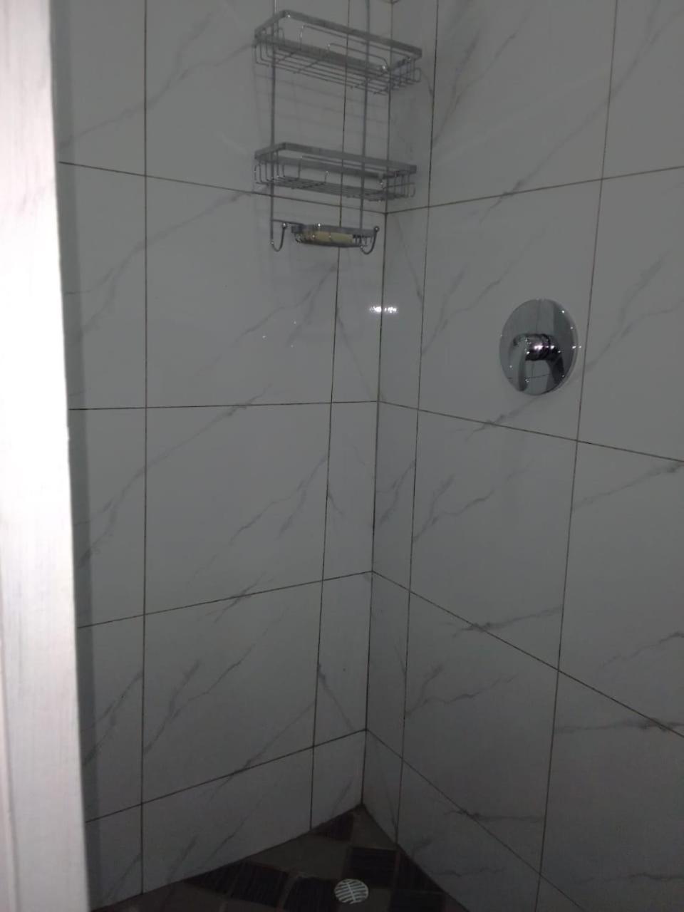 Ufc Quarto em Acomodações Particulares *